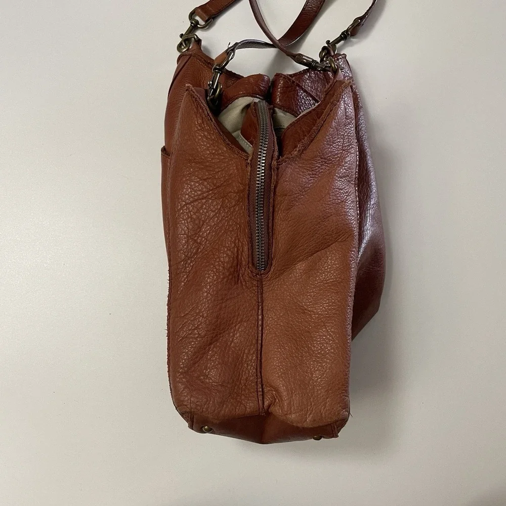 American Leather Co. Austin Cognac Brown Leather Triple Entry Bucket Bag READ B8